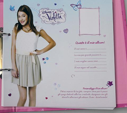 Album FOTO e ATTIVITA Disney VIOLETTA con STENCIL e Adesivi - IO E VIOLETTA