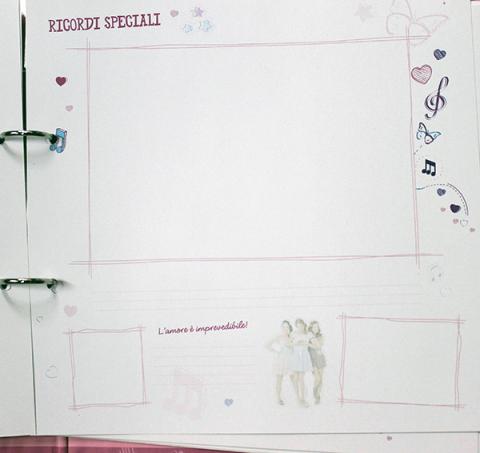 Album FOTO e ATTIVITA Disney VIOLETTA con STENCIL e Adesivi - IO E VIOLETTA