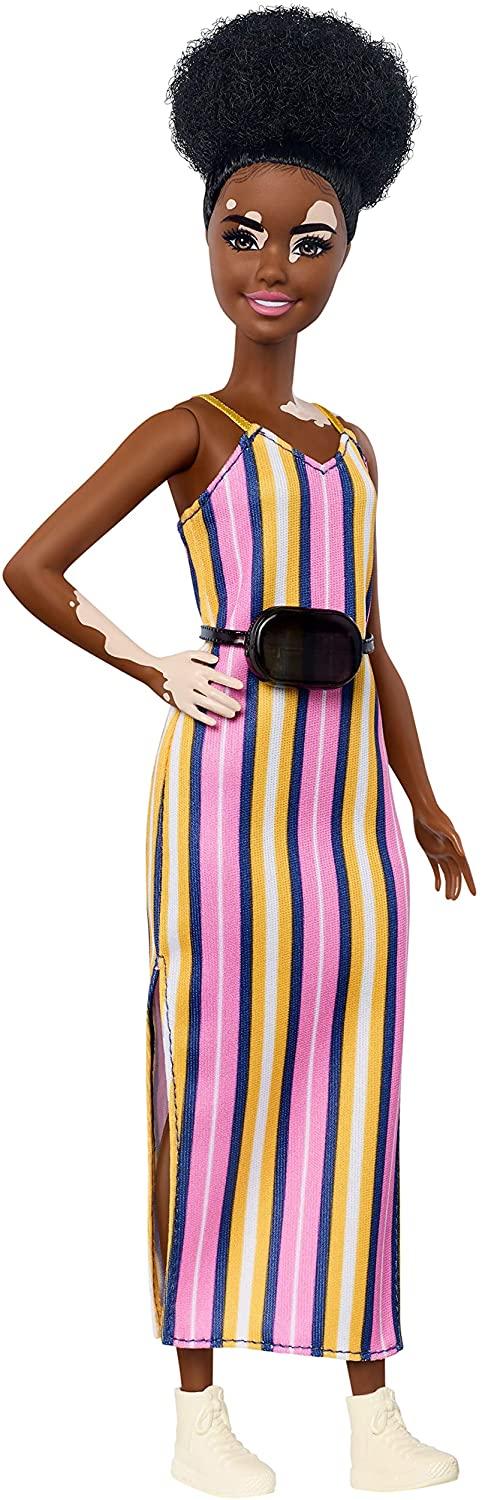 Barbie Fashionistas Bambola con Vitiligine e Capelli Ricci Castani, GHW51
