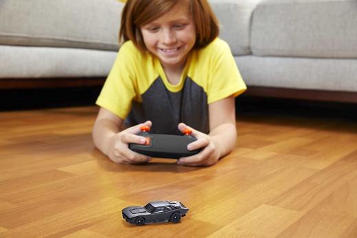 Hot Wheels Batmobile di Batman Veicolo Radiocomandato Controller USB Ricaricabil