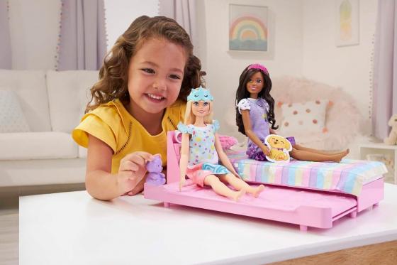Barbie - La Mia Prima Barbie, PlaysetCameretta a Tema Arcobaleni e Unicorni con Letto a Scomparsa e Accessori